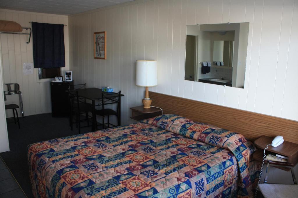 Sunny Beach Motel Penticton Room photo