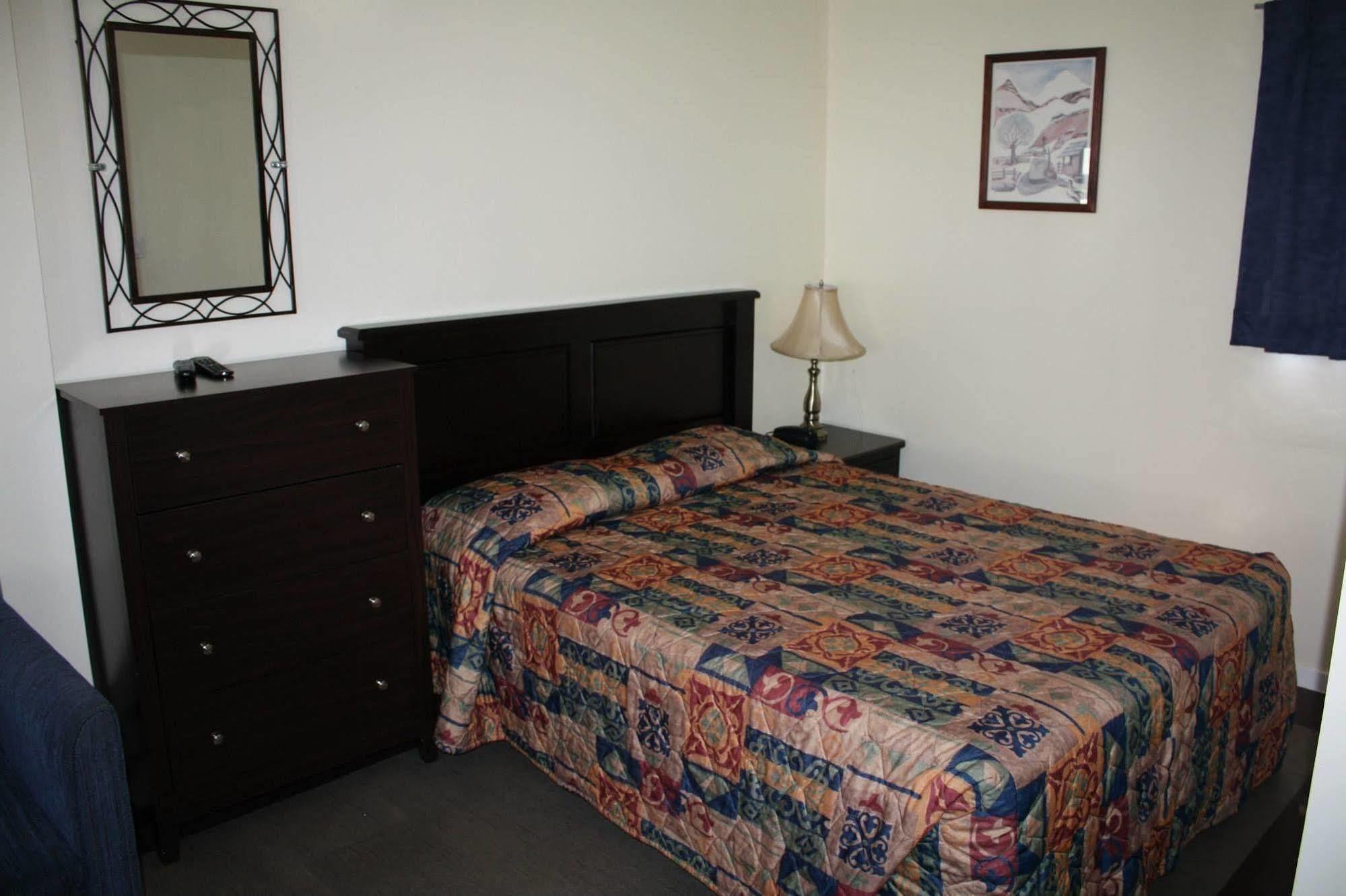 Sunny Beach Motel Penticton Exterior photo