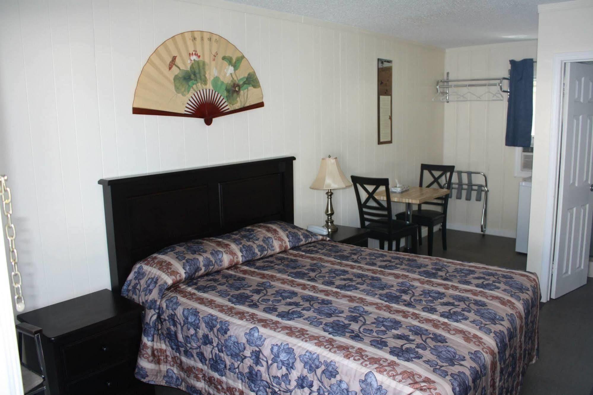 Sunny Beach Motel Penticton Exterior photo