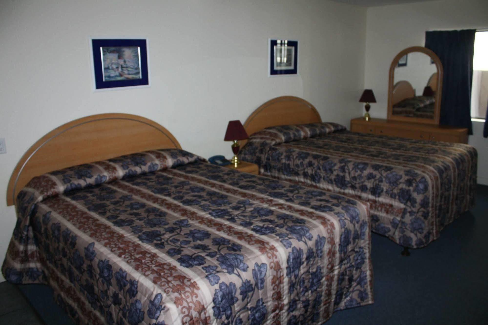 Sunny Beach Motel Penticton Exterior photo