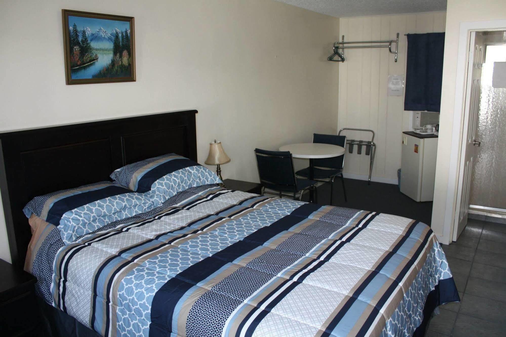 Sunny Beach Motel Penticton Exterior photo