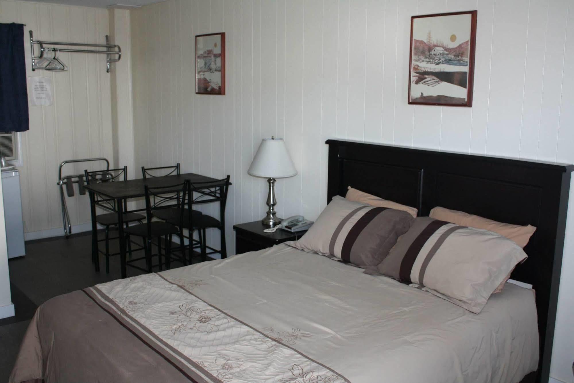 Sunny Beach Motel Penticton Exterior photo